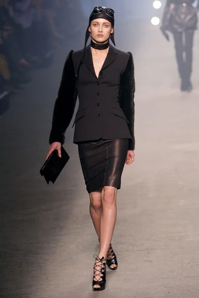 Look 22